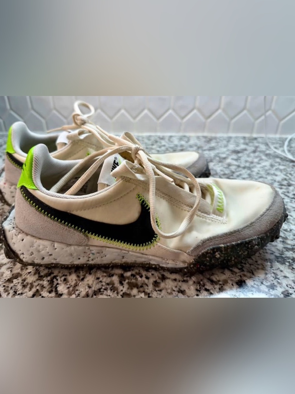 Nike Waffle Racer Crater
Pale Ivory Electric Green